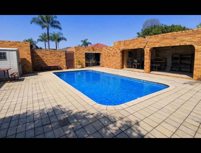 3 BEDROOM HOUSE FOR SALE IN THE HILL